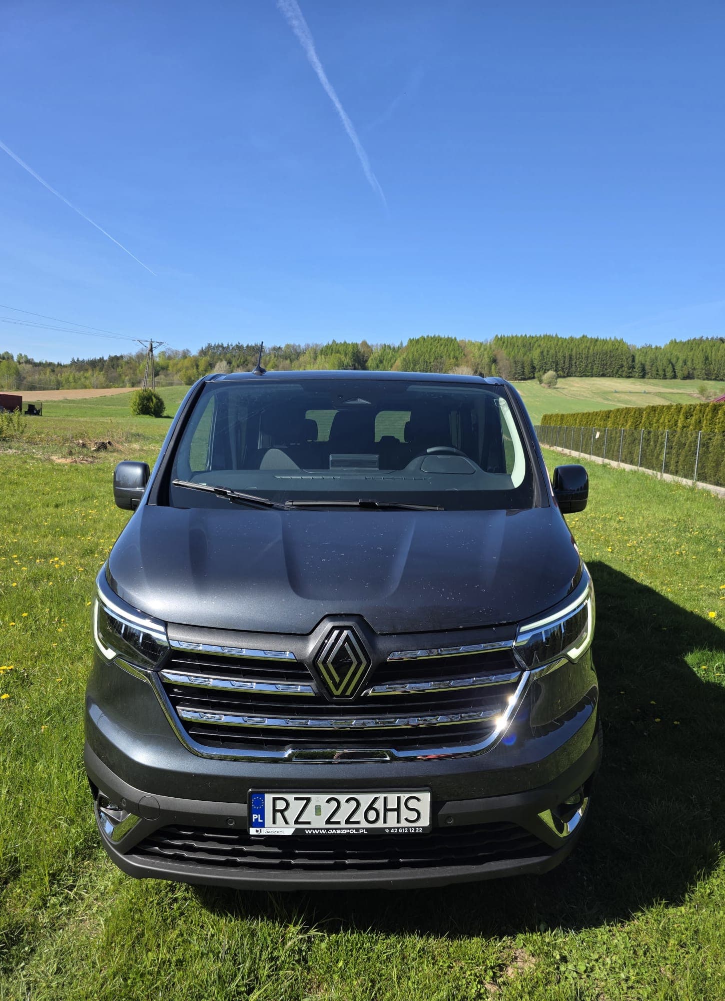 Renault Trafic Combi Grand od przodu